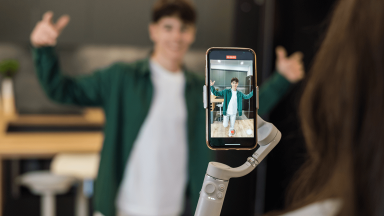 Cómo aprovechar el poder del marketing de influencers en el sector hotelero