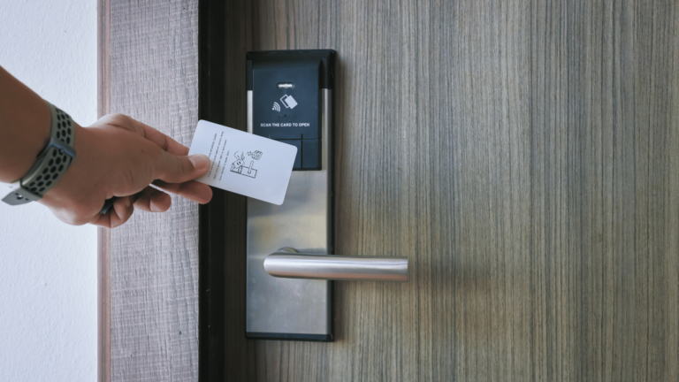 El papel de la tecnología en la industria hotelera: tendencias y oportunidades